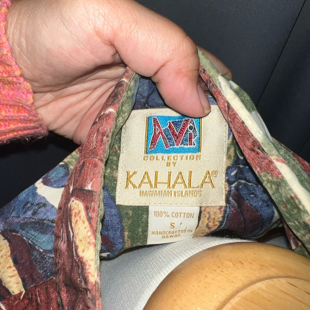 Vintage Kahala Hawaiian Shirt with Beautiful Anthurium Print Size Small - Picture 4 of 4